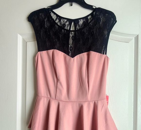 Pink & Black Lace PEPLUM DRESS SZ. M - Picture 6 of 7